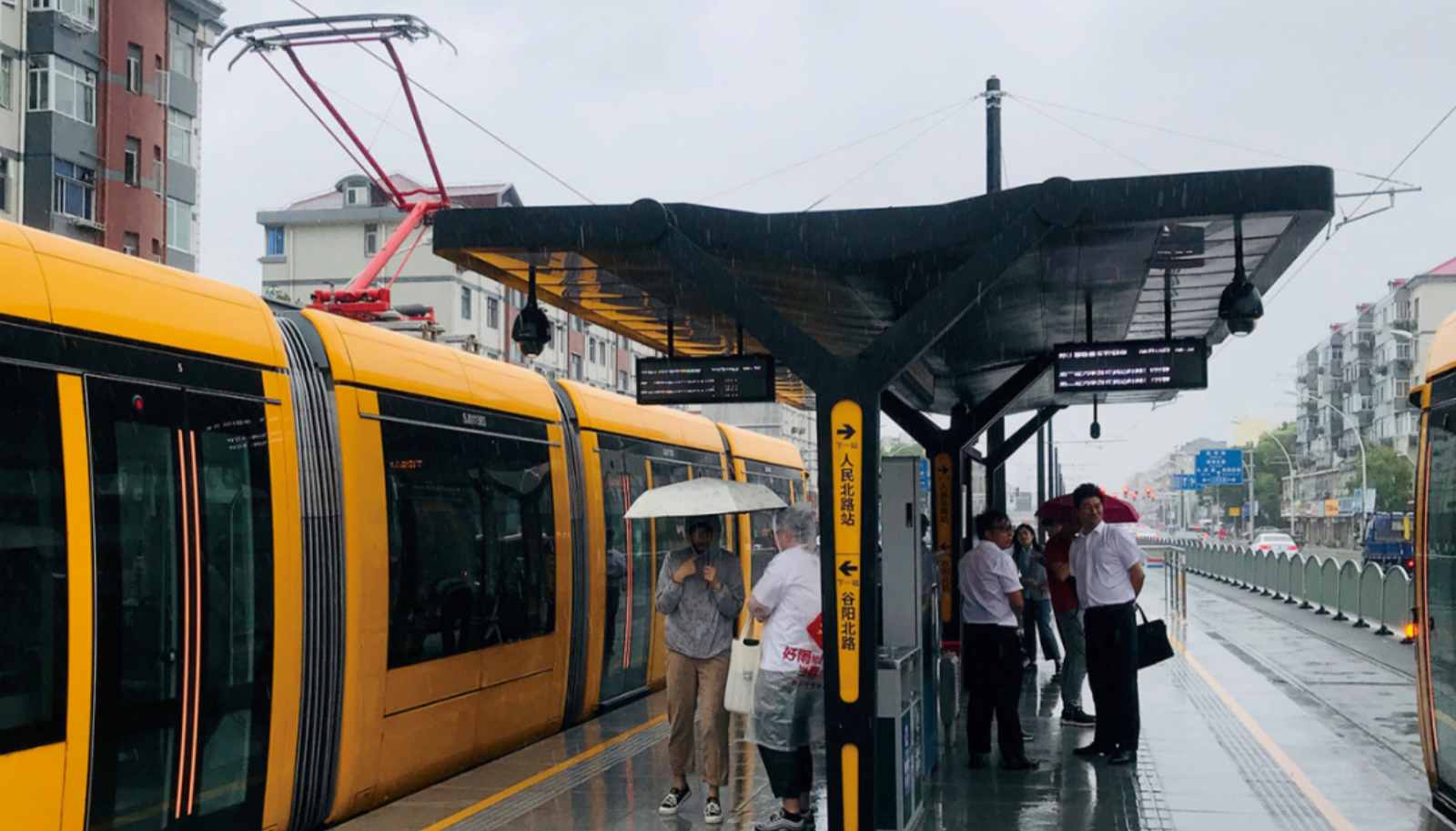 ทำไมล้อรถรางถึง 'มองไม่เห็น'? เปิดตัวเทคโนโลยีหลักของรถรางชั้นล่าง